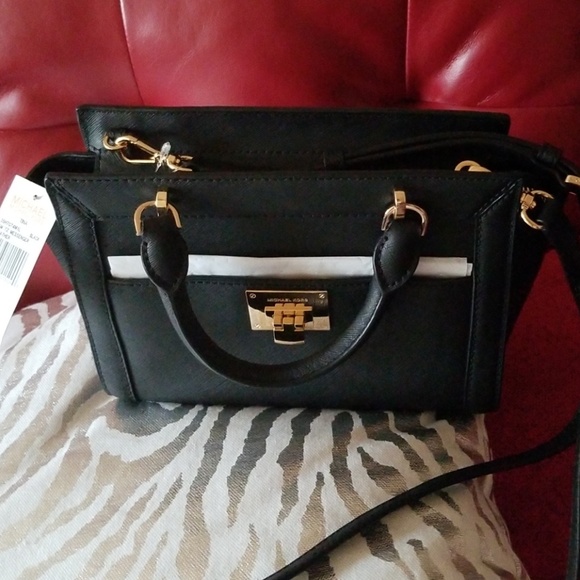 Michael Kors Handbags - Michael Kors bag
